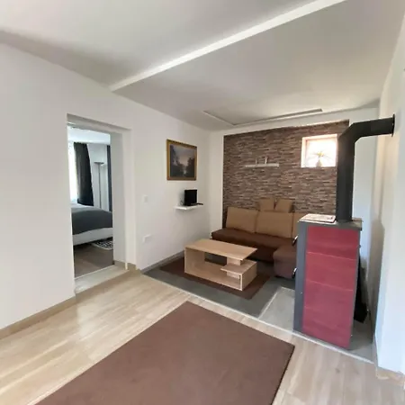 Perla Vendeghaz Igal