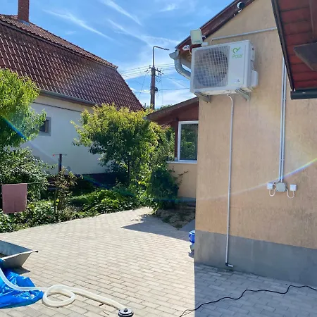 Perla Vendeghaz شقة إيغال