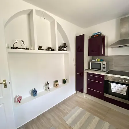 Perla Vendeghaz Igal